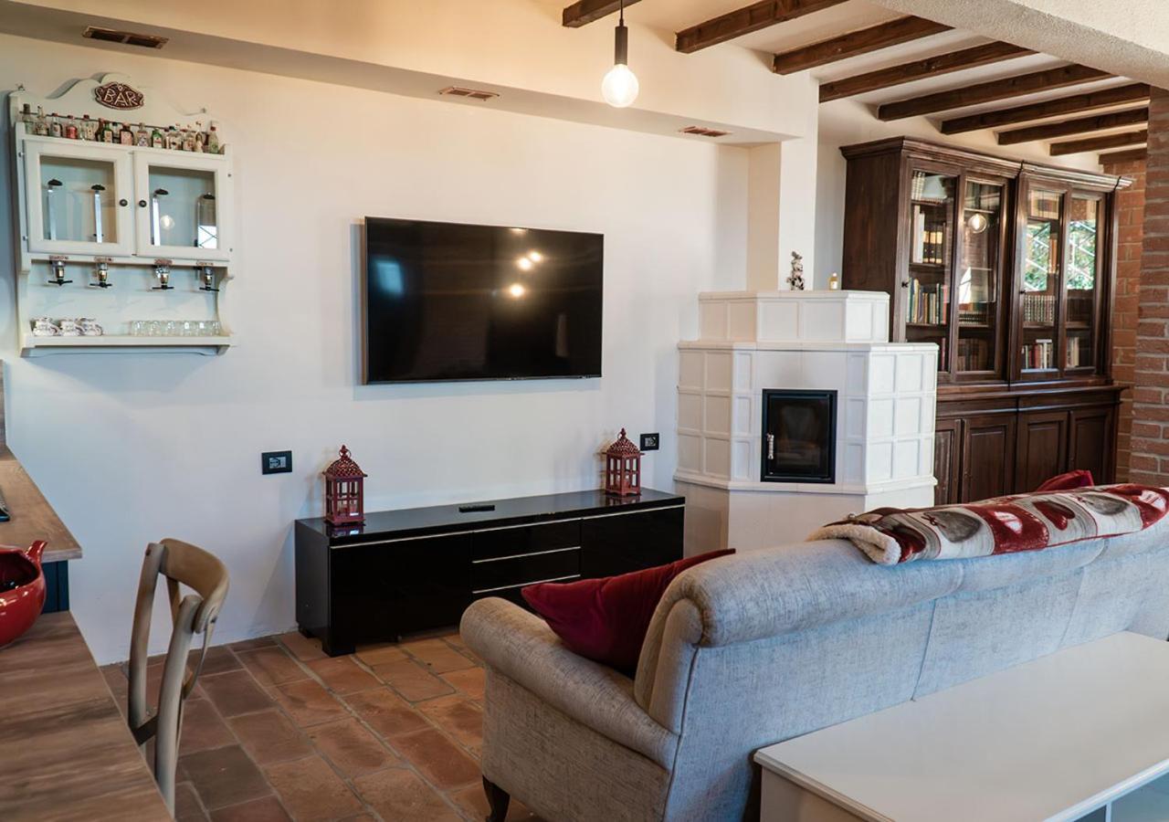 Appartement Casale Gambini à Quattro Castella Extérieur photo